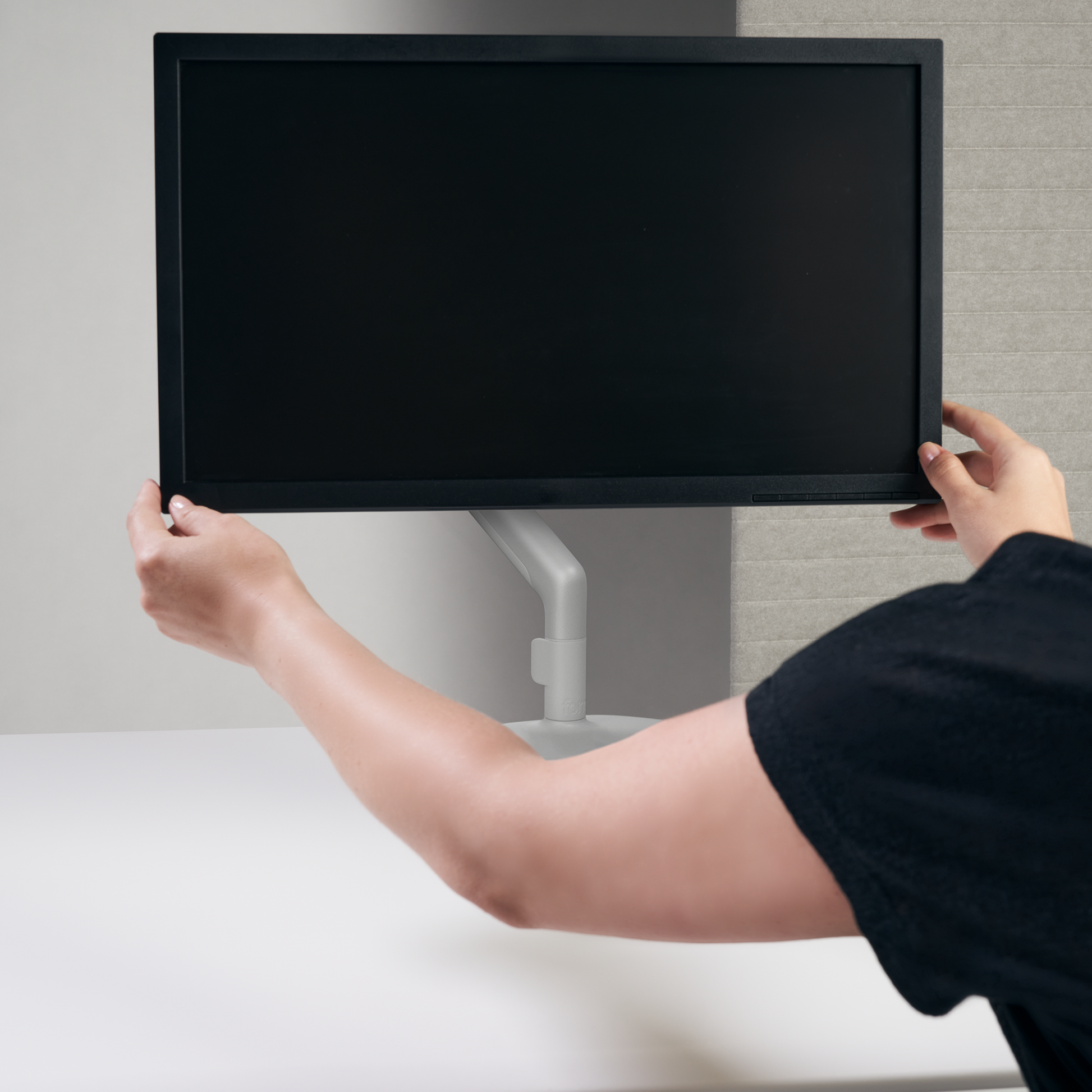 Symmetry Screen Raiser